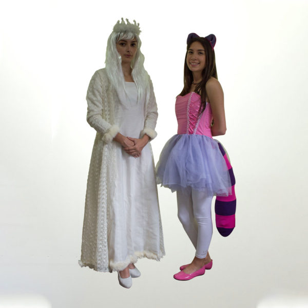 Reina Blanca y Gato sonriente, Alicia en el pais de las maravillas